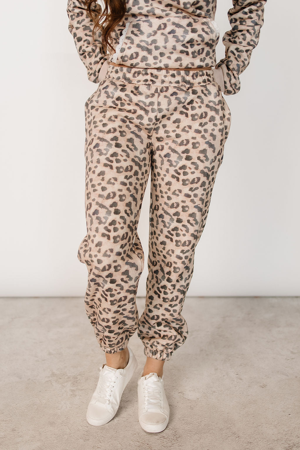 Joggers Fleece Lined Leopard Lace Pockets