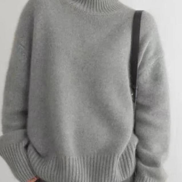 Oversized Turtleneck Jumper Soft-Knit