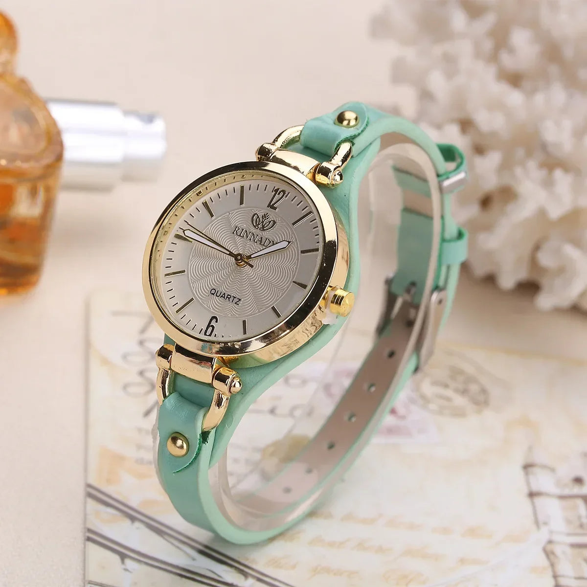 Elegant Vintage-Inspired Quartz Wristwatch with Gold-Tone Frame & Adjustable Bracelet 5