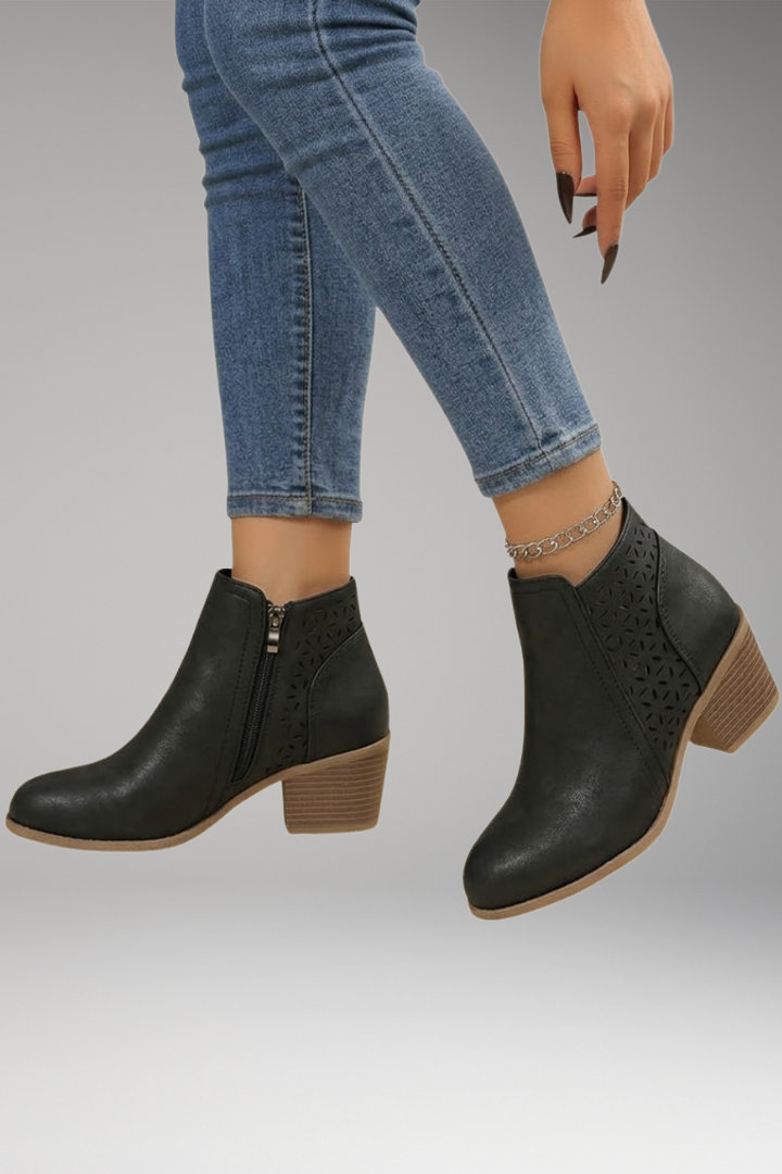 Boots Targeted Support Breathable Wide Heel