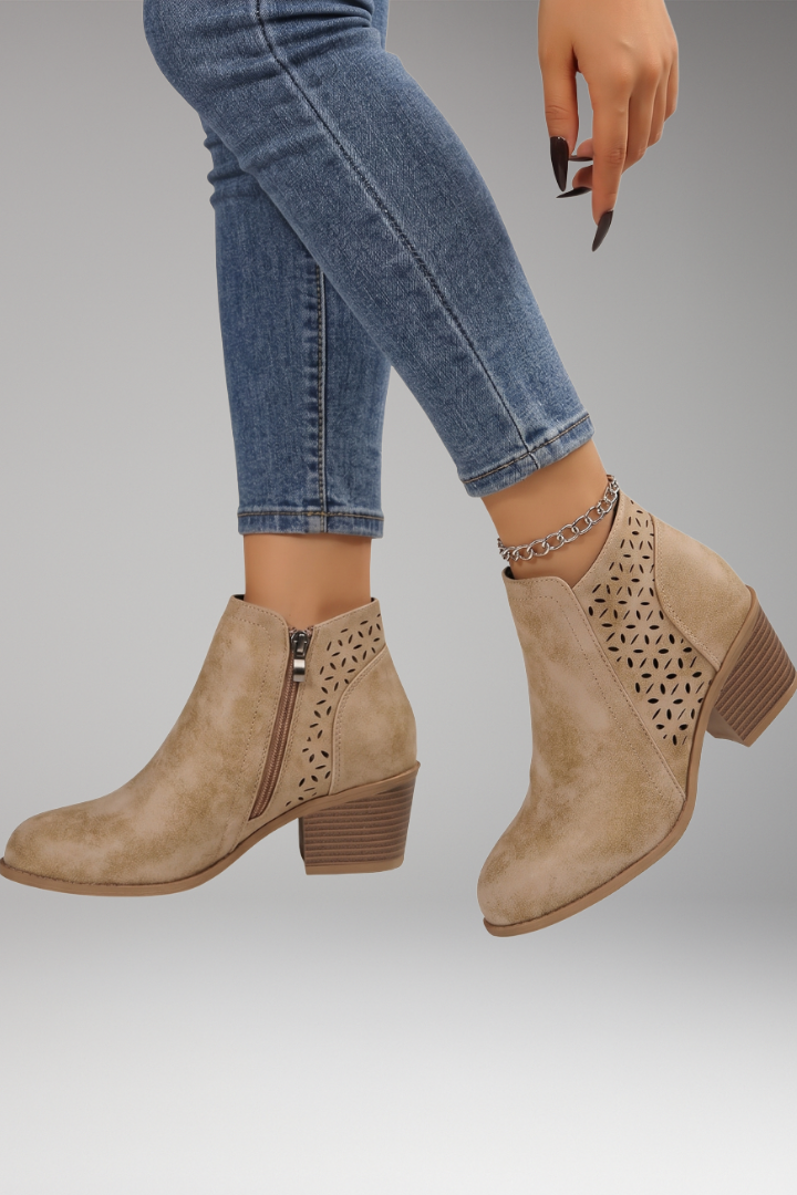 Boots Targeted Support Breathable Wide Heel