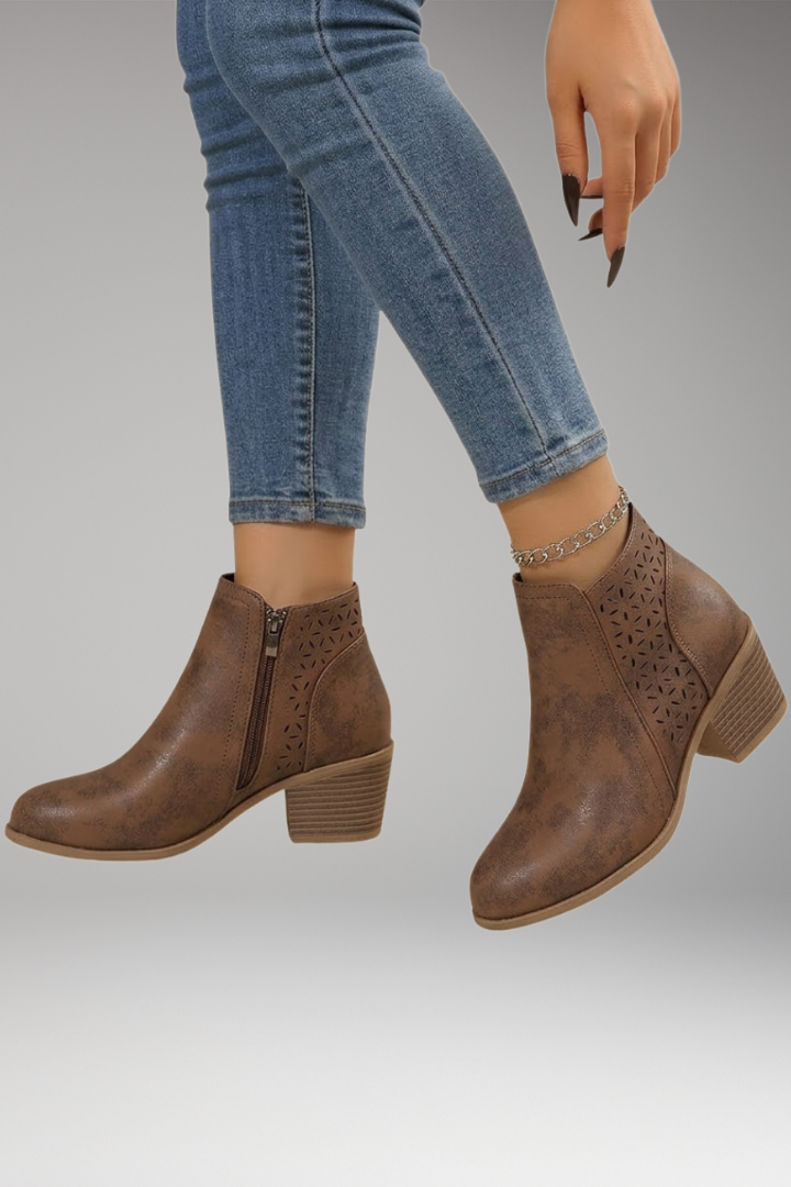 Boots Targeted Support Breathable Wide Heel