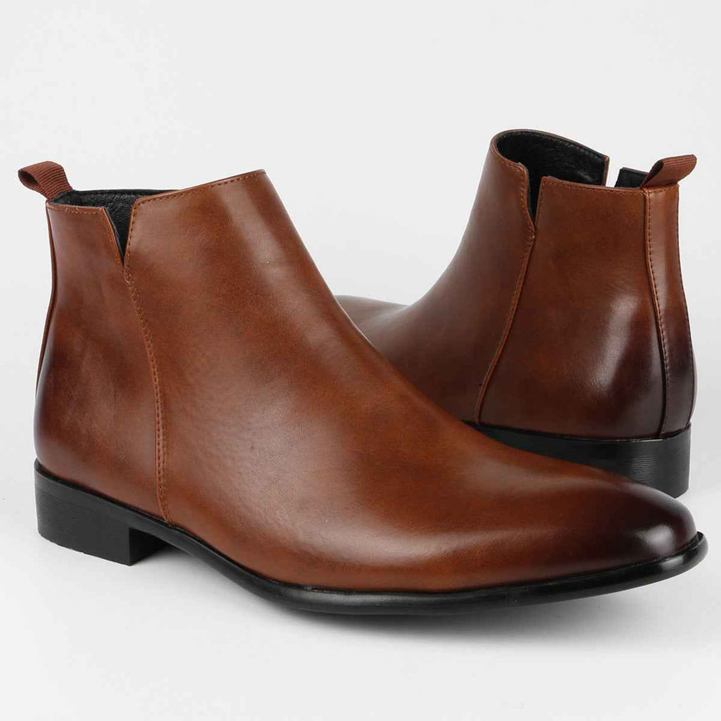 Chelsea boots with side zip in brown, side view