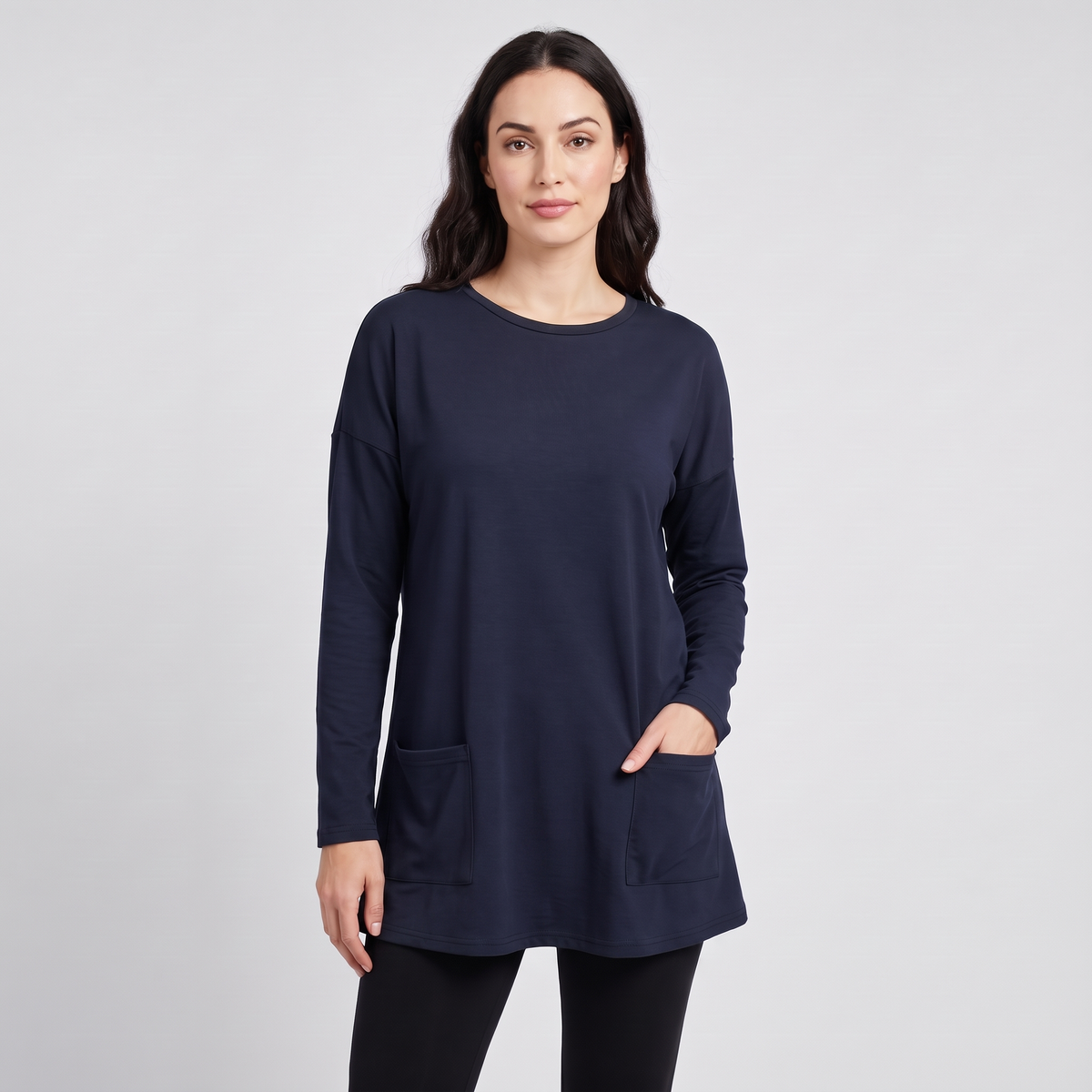 Oversized tunic sweater with pockets in navy blue, front view