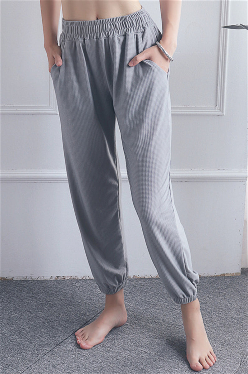 Y-0009 Grey joggers with pockets and drawstring